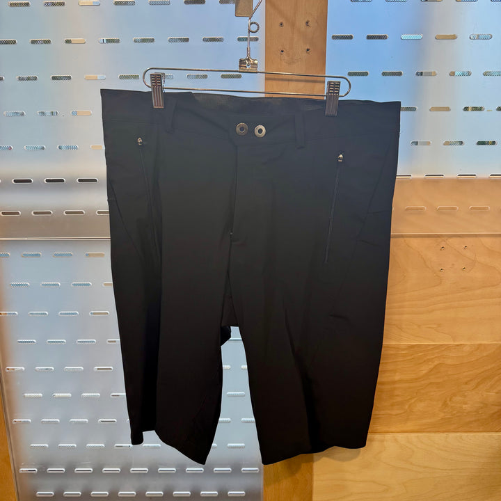 Men’s Apparel Samples (Final Sale)