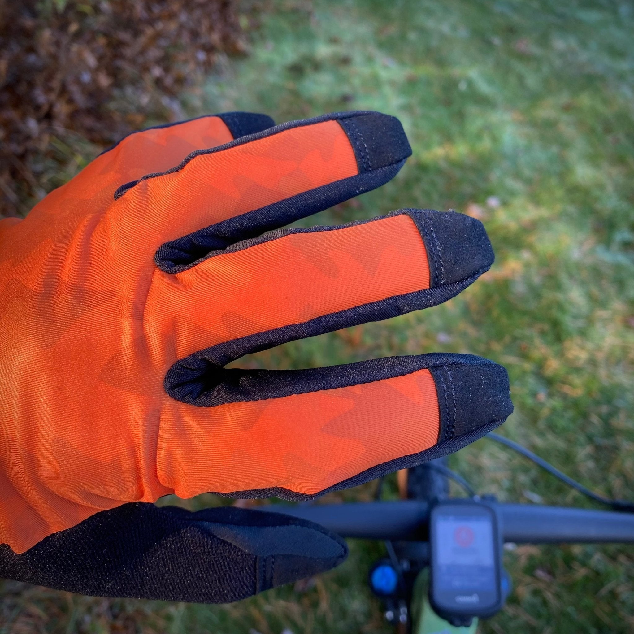 Cool weather cycling discount gloves